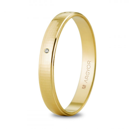 Alianza oro con diamante